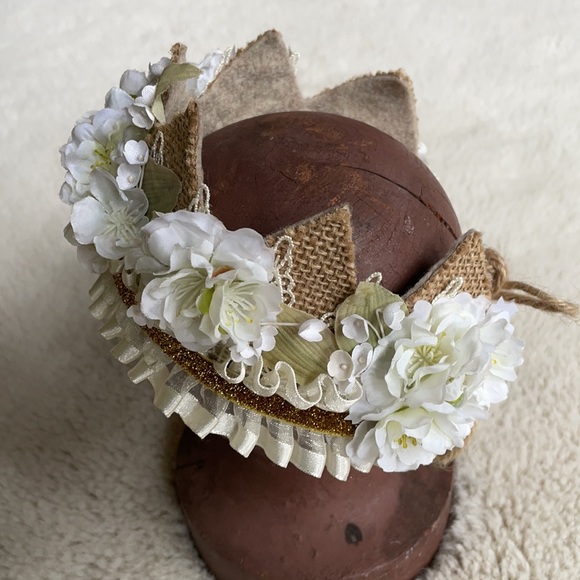 Vintage Rustic Floral Burlap Lace Tie Back Crown - Picture 7 of 17